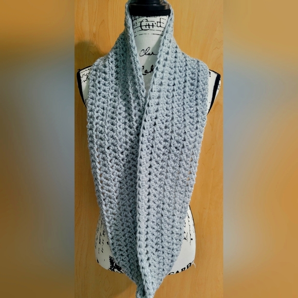 Crochet Neck Cowl.Sparkly Gray Winter Neck Scarf - New OSFM - Picture 3 of 5